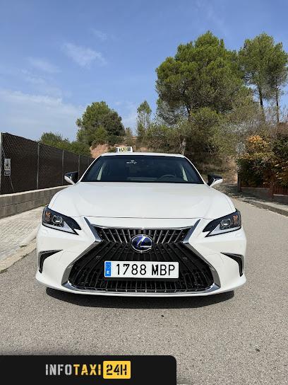 taxista Taxi Manresa Ricard Valero Lexus Es 300h Premium